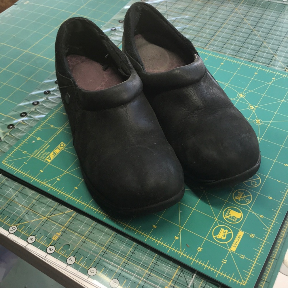 Women’s Dansko clogs